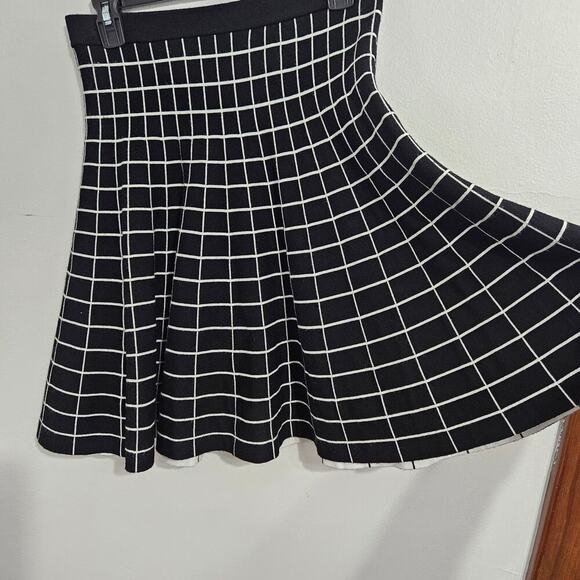 Carmen Marc Valvo Grid Knit Stretch Flare BlackWhite High Waist Skirt Small - Picture 3 of 4